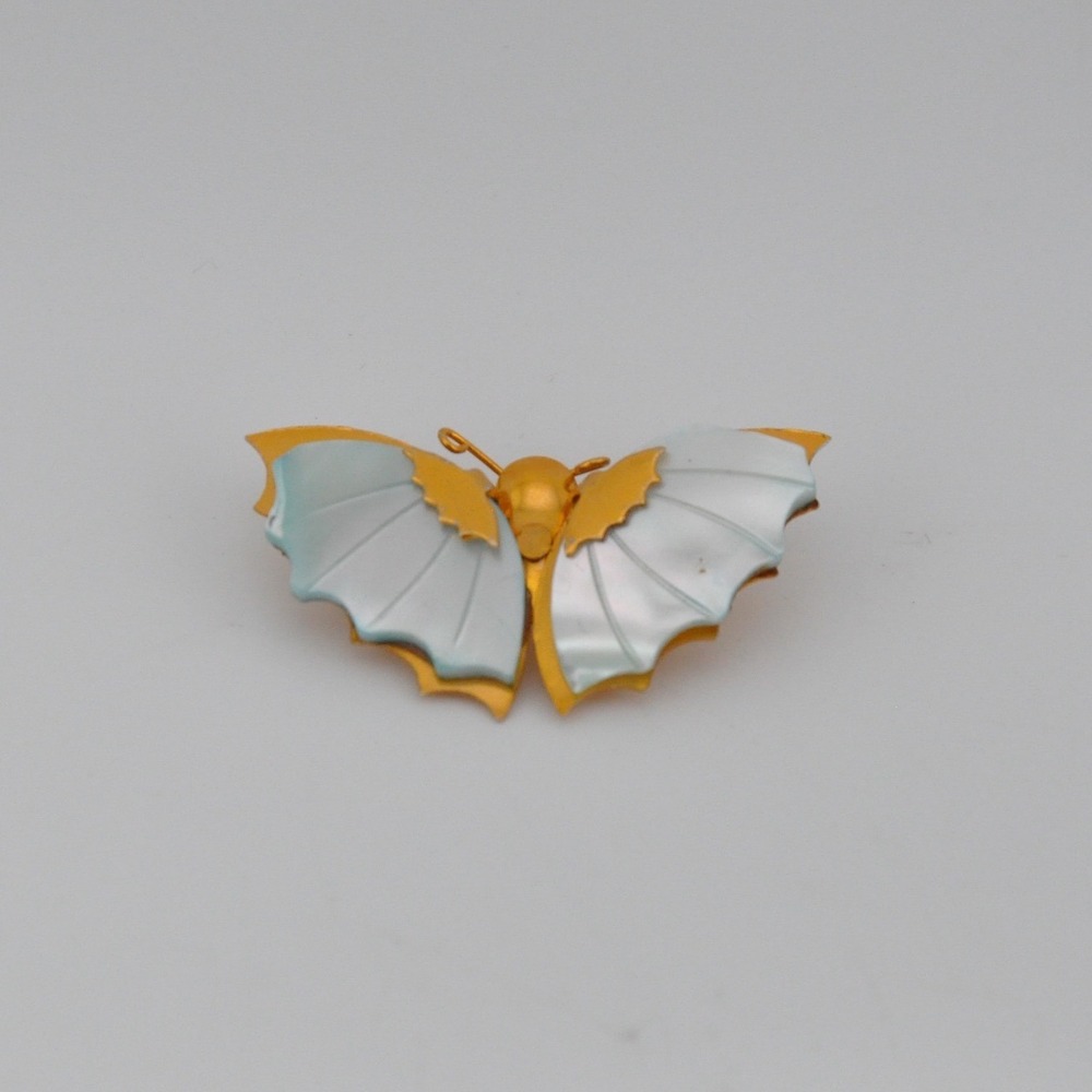 Butterfly‎ Brooch Gold-tone Excellent Condition Light Blue Colored Carved Wings